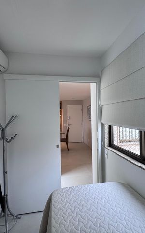 Apartamento à venda com 220m², 4 quartos e 4 vagas Apartamento à venda com 220m², 4 quartos e 4 vagasQuarto