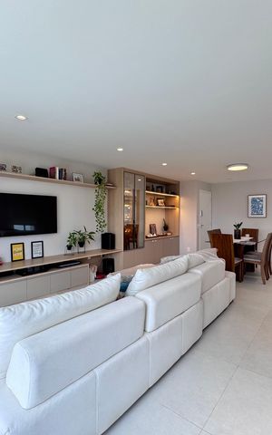 Apartamento à venda com 220m², 4 quartos e 4 vagas Apartamento à venda com 220m², 4 quartos e 4 vagasSala
