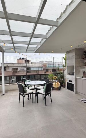Apartamento à venda com 220m², 4 quartos e 4 vagas Apartamento à venda com 220m², 4 quartos e 4 vagasVaranda Sala