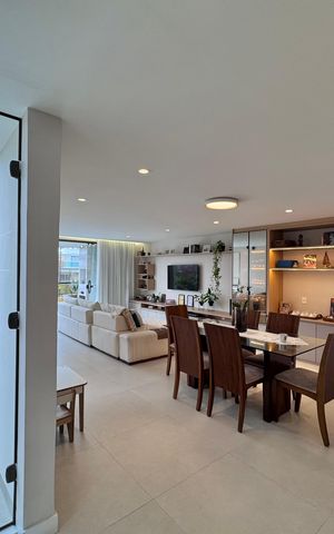 Apartamento à venda com 220m², 4 quartos e 4 vagas Apartamento à venda com 220m², 4 quartos e 4 vagasSala