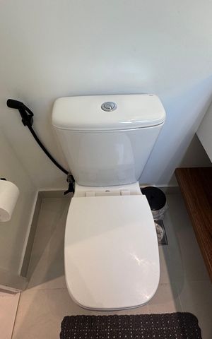Apartamento à venda com 220m², 4 quartos e 4 vagas Apartamento à venda com 220m², 4 quartos e 4 vagasLavabo