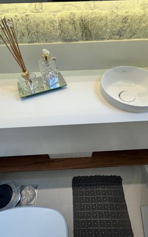 Apartamento à venda com 220m², 4 quartos e 4 vagas Apartamento à venda com 220m², 4 quartos e 4 vagasLavabo