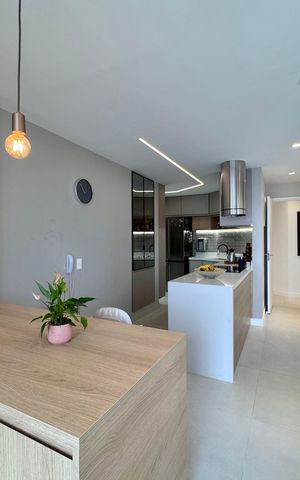 Apartamento à venda com 220m², 4 quartos e 4 vagas Apartamento à venda com 220m², 4 quartos e 4 vagasCozinha