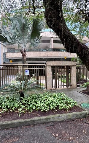 Apartamento à venda com 220m², 4 quartos e 4 vagas Apartamento à venda com 220m², 4 quartos e 4 vagasFachada
