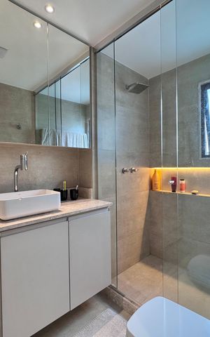 Apartamento à venda com 220m², 4 quartos e 4 vagas Apartamento à venda com 220m², 4 quartos e 4 vagasSuíte 1 Master - Banheiro