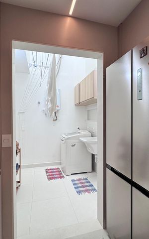 Apartamento à venda com 220m², 4 quartos e 4 vagas Apartamento à venda com 220m², 4 quartos e 4 vagasÁrea de Serviço
