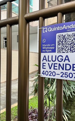 Apartamento à venda com 220m², 4 quartos e 4 vagas Apartamento à venda com 220m², 4 quartos e 4 vagasPlaquinha Quinto Andar