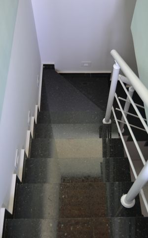 Apartamento à venda com 90m², 2 quartos e 1 vagaEscada