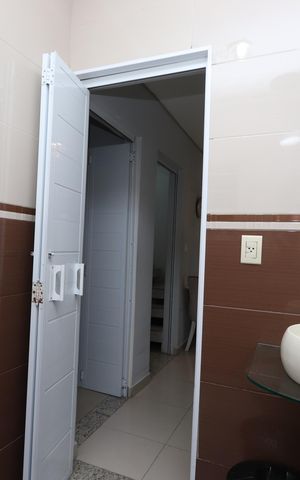 Casa para alugar com 240m², 3 quartos e 2 vagasBanheiro Social