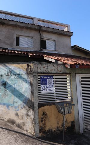 Casa para alugar com 240m², 3 quartos e 2 vagasFachada