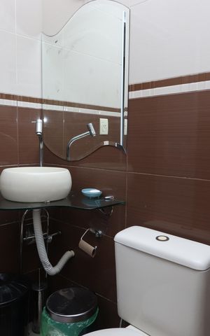 Casa para alugar com 240m², 3 quartos e 2 vagasBanheiro Social