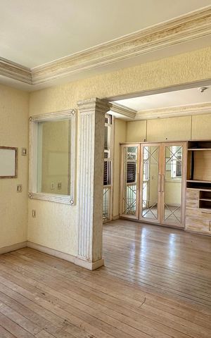 Casa à venda com 500m², 3 quartos e 2 vagas Casa à venda com 500m², 3 quartos e 2 vagasSala