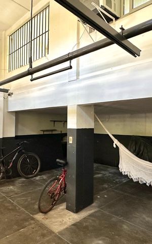 Casa à venda com 500m², 3 quartos e 2 vagas Casa à venda com 500m², 3 quartos e 2 vagasÁrea comum