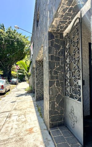 Casa à venda com 500m², 3 quartos e 2 vagas Casa à venda com 500m², 3 quartos e 2 vagasPlaca