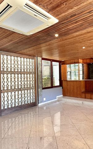 Casa à venda com 500m², 3 quartos e 2 vagas Casa à venda com 500m², 3 quartos e 2 vagasÁrea comum