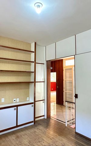 Casa à venda com 500m², 3 quartos e 2 vagas Casa à venda com 500m², 3 quartos e 2 vagasQuarto 2