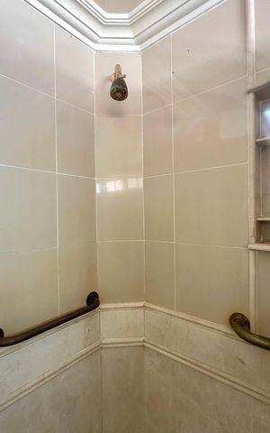 Casa à venda com 500m², 3 quartos e 2 vagas Casa à venda com 500m², 3 quartos e 2 vagasBanheiro 1