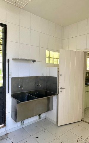 Casa à venda com 500m², 3 quartos e 2 vagas Casa à venda com 500m², 3 quartos e 2 vagasÁrea de Serviço