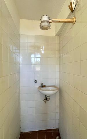 Casa à venda com 500m², 3 quartos e 2 vagas Casa à venda com 500m², 3 quartos e 2 vagasBanheiro de Serviço