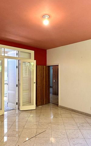 Casa à venda com 500m², 3 quartos e 2 vagas Casa à venda com 500m², 3 quartos e 2 vagasSala
