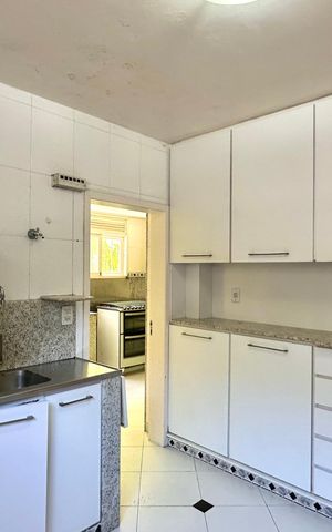 Casa à venda com 500m², 3 quartos e 2 vagas Casa à venda com 500m², 3 quartos e 2 vagasCozinha