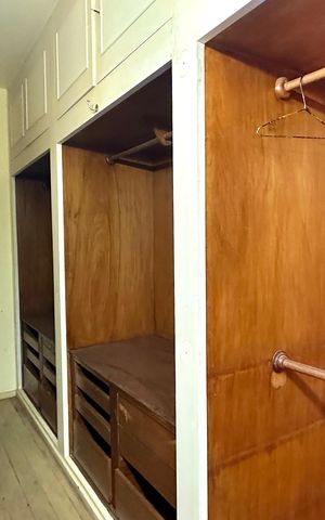 Casa à venda com 500m², 3 quartos e 2 vagas Casa à venda com 500m², 3 quartos e 2 vagasCloset da Suíte
