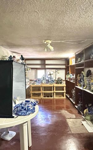 Casa à venda com 500m², 3 quartos e 2 vagas Casa à venda com 500m², 3 quartos e 2 vagasÁrea comum