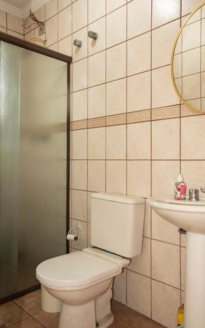 Apartamento à venda com 399m², 4 quartos e 7 vagasEdícula - Banheiro 2