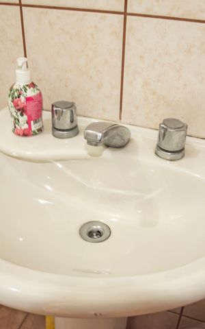 Apartamento à venda com 399m², 4 quartos e 7 vagasEdícula - Banheiro 2
