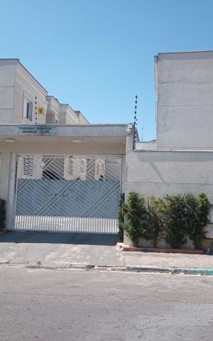 Casa de condomínio à venda com 65m², 2 quartos e 1 vaga Casa de condomínio à venda com 65m², 2 quartos e 1 vagaFachada
