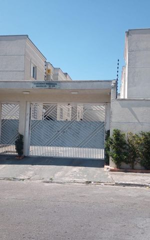 Casa de condomínio à venda com 65m², 2 quartos e 1 vaga Casa de condomínio à venda com 65m², 2 quartos e 1 vagaFachada