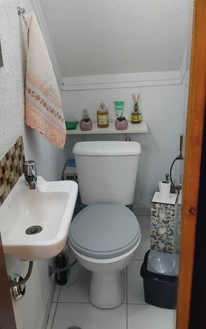 Casa de condomínio à venda com 65m², 2 quartos e 1 vaga Casa de condomínio à venda com 65m², 2 quartos e 1 vagaLavabo