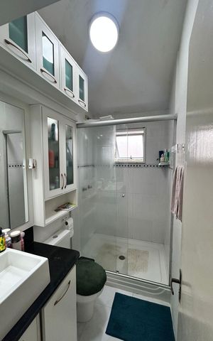 Casa de condomínio à venda com 97m², 2 quartos e 1 vaga Casa de condomínio à venda com 97m², 2 quartos e 1 vagaBanheiro