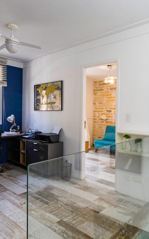 Casa de condomínio à venda com 242m², 3 quartos e 2 vagas Casa de condomínio à venda com 242m², 3 quartos e 2 vagasEscritório