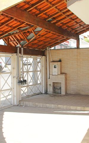 Casa à venda com 109m², 3 quartos e 2 vagasGaragem