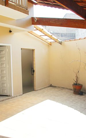 Casa à venda com 109m², 3 quartos e 2 vagasGaragem