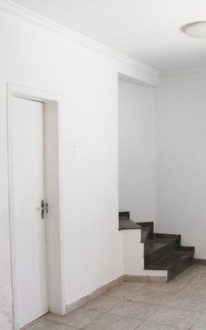 Casa à venda com 109m², 3 quartos e 2 vagasSala