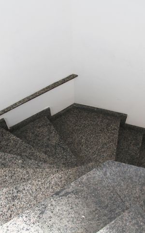 Casa à venda com 109m², 3 quartos e 2 vagasEscada
