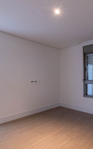 Apartamento à venda com 323m², 4 quartos e 4 vagas Apartamento à venda com 323m², 4 quartos e 4 vagasSuíte 1