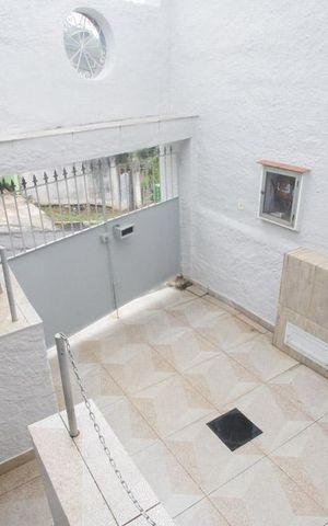 Casa de condomínio à venda com 300m², 3 quartos e 2 vagasGaragem