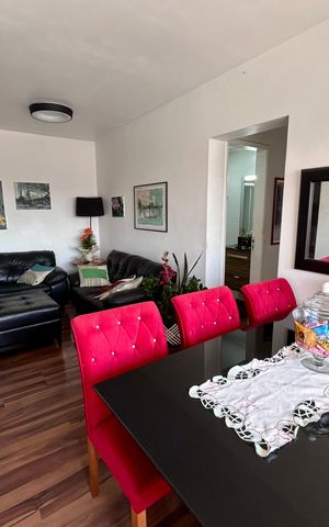 Apartamento à venda com 70m², 3 quartos e 1 vaga Apartamento à venda com 70m², 3 quartos e 1 vagaSala