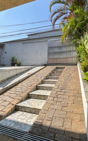Casa à venda com 354m², 4 quartos e 4 vagasGaragem