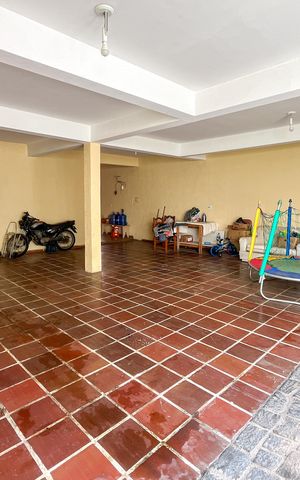 Casa à venda com 354m², 4 quartos e 4 vagasGaragem