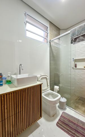 Casa à venda com 354m², 4 quartos e 4 vagasBanheiro 2