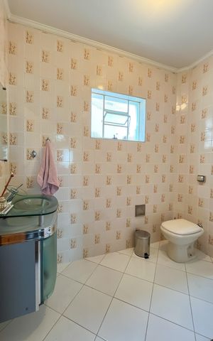 Casa à venda com 354m², 4 quartos e 4 vagasBanheiro da Suíte