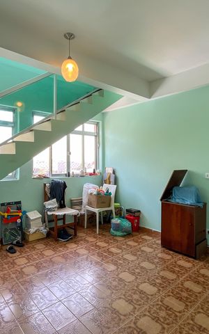 Casa à venda com 354m², 4 quartos e 4 vagasÁrea de Serviço 2