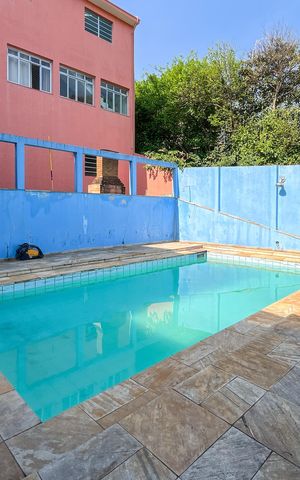 Casa à venda com 354m², 4 quartos e 4 vagasPiscina