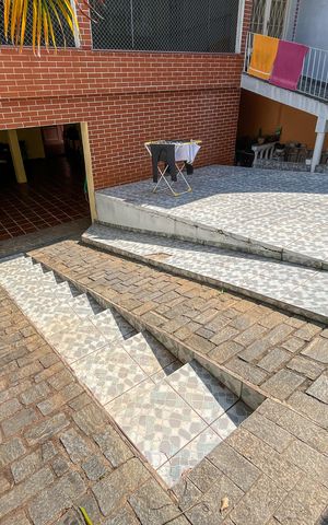 Casa à venda com 354m², 4 quartos e 4 vagasGaragem