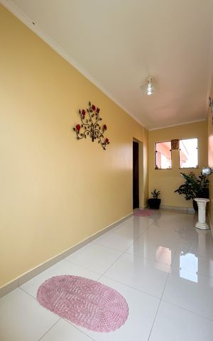 Casa à venda com 354m², 4 quartos e 4 vagasHall de entrada
