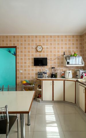 Casa à venda com 354m², 4 quartos e 4 vagasCozinha